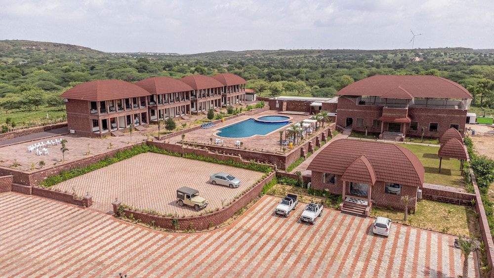 Full property view with parking and grounds at The Gateway Osian